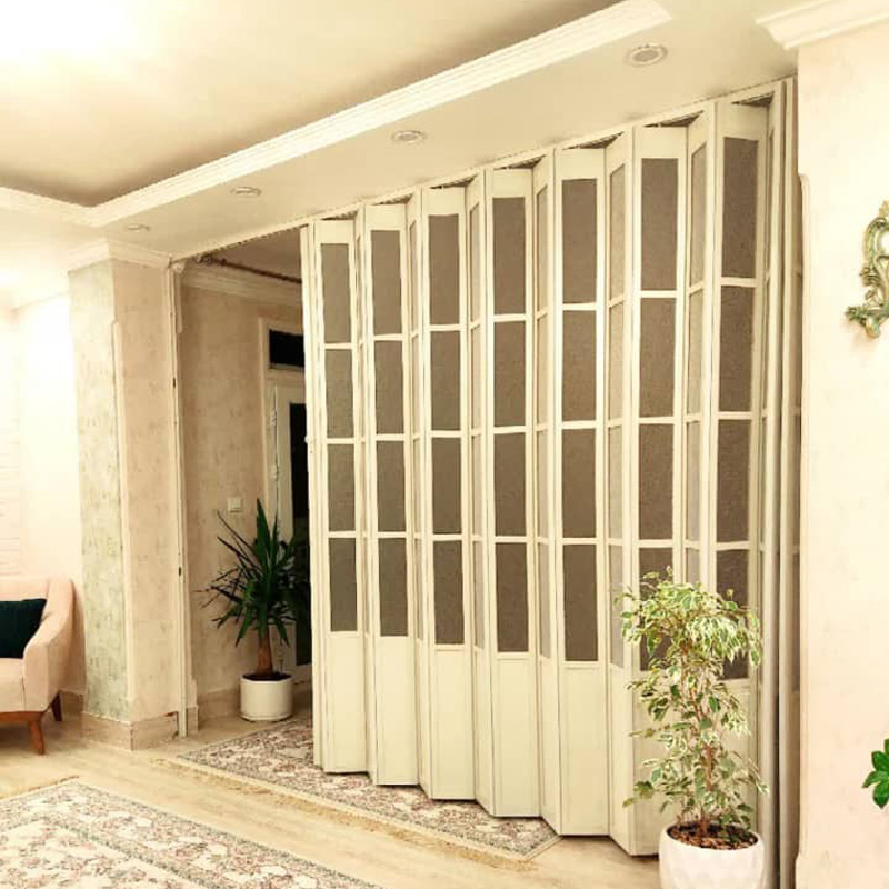 درب آکاردئونی مدل پنجره دار